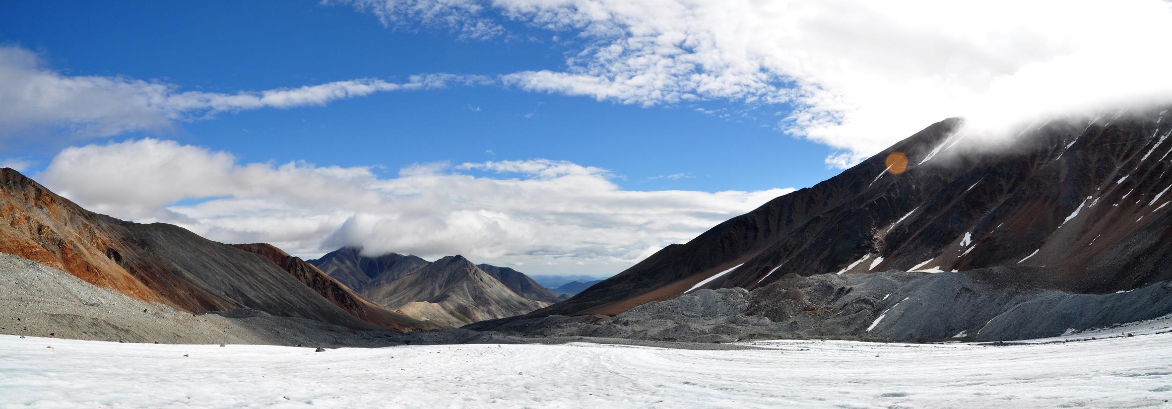 Вид с северо-восточной стороны пика Кулаковского