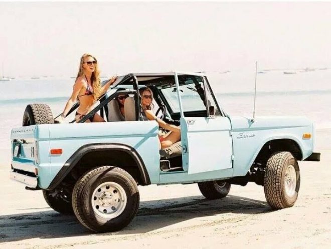 Ford Bronco со съемной пластиковой крышей