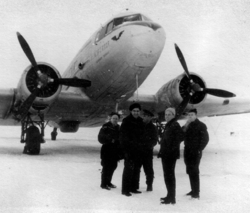 турбовинтовой самолет с экипажем