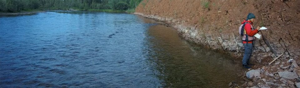 Взятие проб на реке Лена