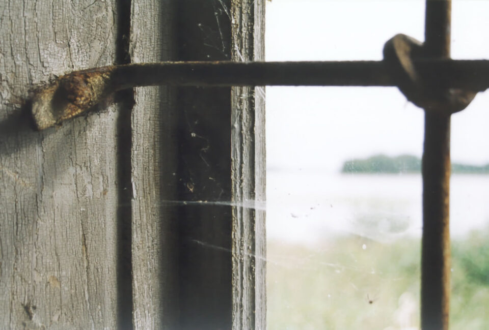 в заброшенной церкви в Карелии